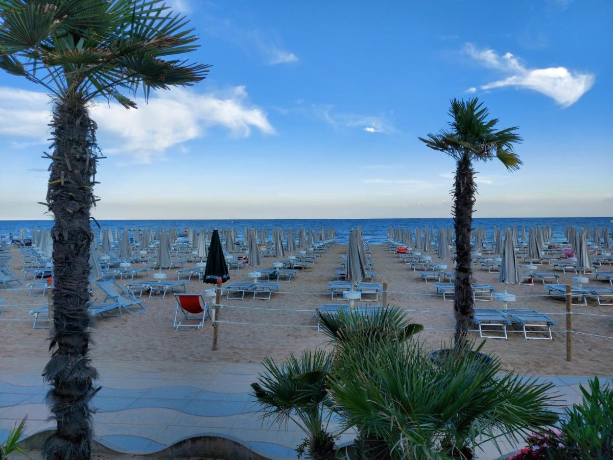 Hotel Piccadilly Lido di Jesolo Exterior foto