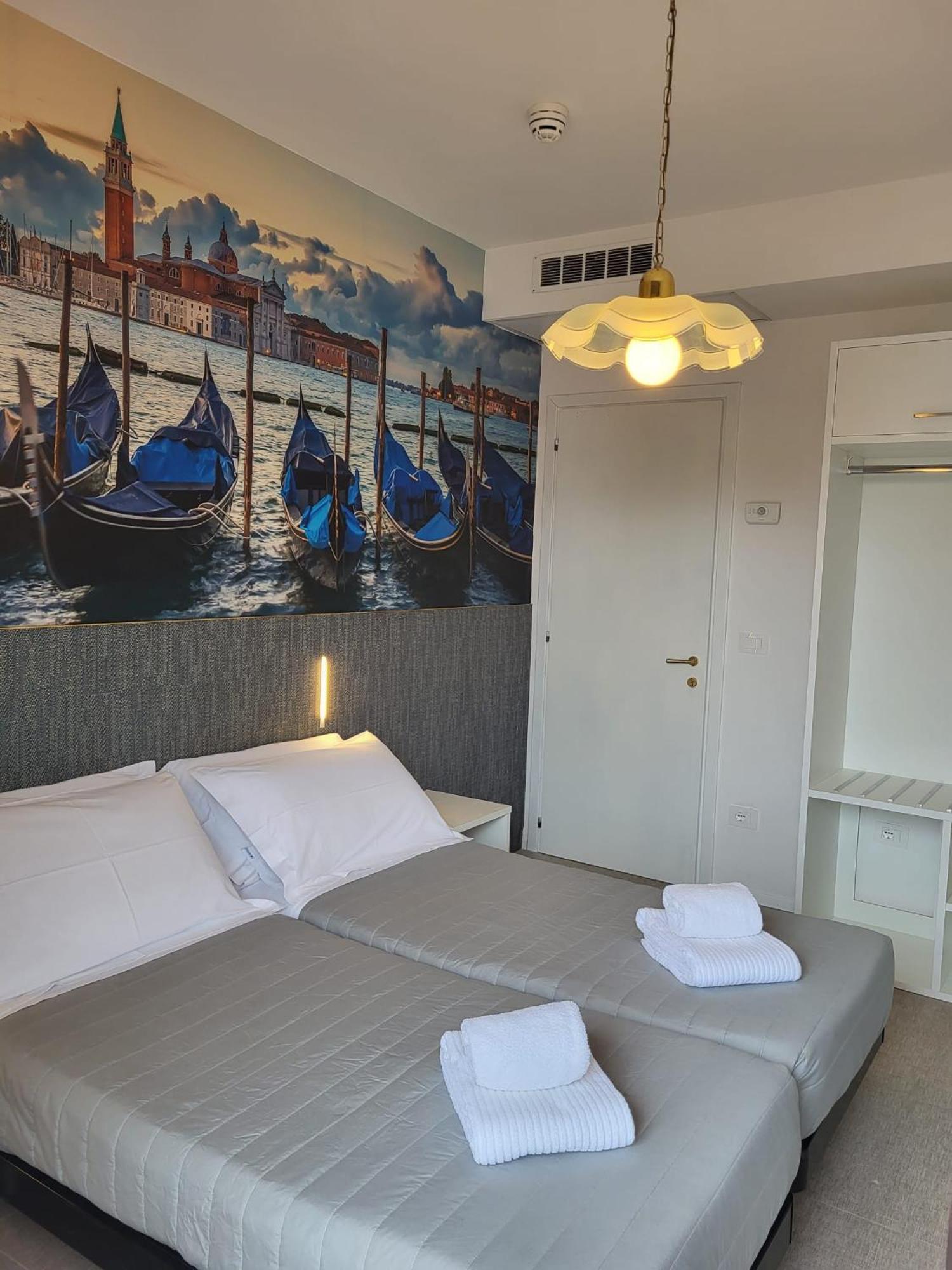 Hotel Piccadilly Lido di Jesolo Exterior foto